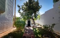 Soleada villa urbana de 6 dormitorios a pocos pasos del centro en Marbella