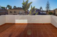 Soleada villa urbana de 6 dormitorios a pocos pasos del centro en Marbella