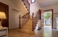 Soleada villa urbana de 6 dormitorios a pocos pasos del centro en Marbella