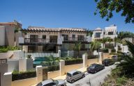 Three-bedroom semi-detached villa in the center of Marbella.
