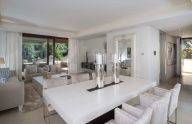 Three-bedroom semi-detached villa in the center of Marbella.