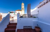 Soleado ático de 2 dormitorios en el casco antiguo de Marbella