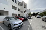 Apartamento en planta baja en El Paraíso, Estepona