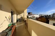 Soleado piso de tres dormitorios en el centro de Marbella