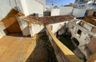Three-story house for renovation in the old town of Marbella