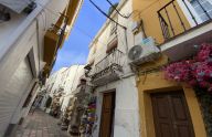 Three-story house for renovation in the old town of Marbella