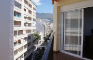 Apartamento de 2 dormitorios en última planta junto al mar en Marbella centro