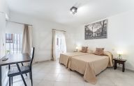 Gran casa mata de 3 plantas con licencia turística en el Casco Antiguo de Marbella