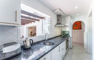 Gran casa mata de 3 plantas con licencia turística en el Casco Antiguo de Marbella