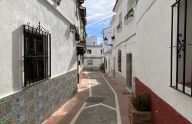 Gran casa mata de 3 plantas con licencia turística en el Casco Antiguo de Marbella