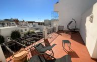 Sunny semi-detached townhouse with 3 floors with tourist license in Marbella Old town