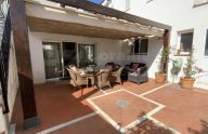 Sunny semi-detached townhouse with 3 floors with tourist license in Marbella Old town