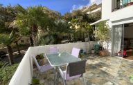 Sunny 2-bedroom apartment with sea views next to Estepona port