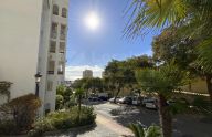 Sunny 2-bedroom apartment with sea views next to Estepona port
