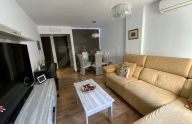 Sunny 2-bedroom apartment with sea views next to Estepona port