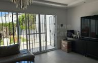 Amplia casa adosada de 3 dormitorios en Nagueles, Marbella