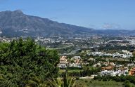 Wonderful 3-story townhouse with spectacular sea views in Benahavís.