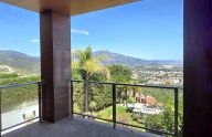 Wonderful 3-story townhouse with spectacular sea views in Benahavís.