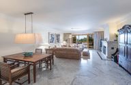 Excellent 3 bedrooms south-facing apartment with partial sea views in the prestigious Monte Paraíso Country Club.