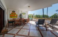 Excellent 3 bedrooms south-facing apartment with partial sea views in the prestigious Monte Paraíso Country Club.