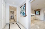 Excellent 3 bedrooms south-facing apartment with partial sea views in the prestigious Monte Paraíso Country Club.