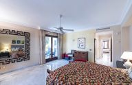 Excellent 3 bedrooms south-facing apartment with partial sea views in the prestigious Monte Paraíso Country Club.