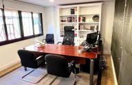 Amplia oficina totalmente reformada en el centro de Marbella