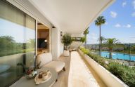 Exceptional Fully Refurbished 3-Bedroom Apartment on Marbella Golden Mile with Panoramic Sea Views