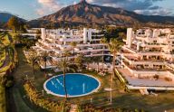 Exceptional Fully Refurbished 3-Bedroom Apartment on Marbella Golden Mile with Panoramic Sea Views