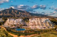 Exceptional Fully Refurbished 3-Bedroom Apartment on Marbella Golden Mile with Panoramic Sea Views