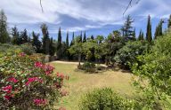 Large 6-bedroom villa near the center of Marbella