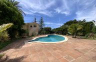 Large 6-bedroom villa near the center of Marbella