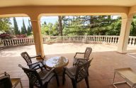 Large 6-bedroom villa near the center of Marbella