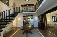 Excepcional villa de estilo andaluz con 4 dormitorios en El PAraiso, Estepona