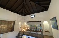 Excepcional villa de estilo andaluz con 4 dormitorios en El PAraiso, Estepona