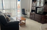 Práctico piso de tres dormitorios para reformar en Miraflores, Marbella