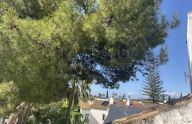 Amplia y luminosa casa adosada en esquina de 4 plantas en Marbella centro