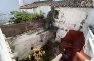 Two-story house for renovation in Marbella's old town