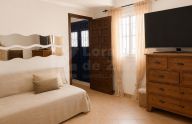 CASA ADOSADA 6 DORMITORIOS EN 2 PLANTAS EN EL BARRIO, MARBELLA PUEBLO
