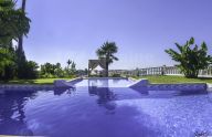 Splendid Balinese villa with all the amenities in Puerto del Almendro, Benahavís