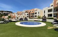 Estupendo apartamento de dos dormitorios en Samara, Altos de los Monteros de Marbella