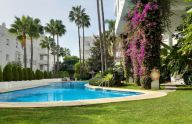 Extraordinary three-bedroom apartment with garage and storage room on Marbella's Golden Mile