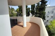 Extraordinary three-bedroom apartment with garage and storage room on Marbella's Golden Mile