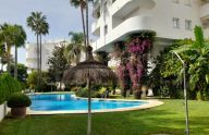 Extraordinario piso de tres dormitorios con garaje y trastero en la Milla de Oro de Marbella