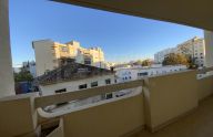 Amplio piso de tres dormitorios en un edificio con piscina en el centro de Marbella