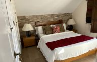 Ático dúplex de tres dormitorios con licencia turística en el casco antiguo de Marbella