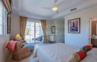 Elegante villa de 7 dormitorios situada en la Milla de Oro de Marbella
