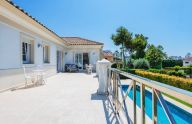 Elegante villa de 7 dormitorios situada en la Milla de Oro de Marbella
