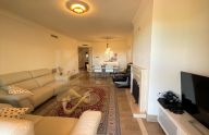 Excelente apartamento de tres dormitorios en un complejo de lujo en Sierra Blanca, Marbella
