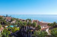 Fantástico ático dúplex de 4 dormitorios en Los Monteros Playa, Marbella Este